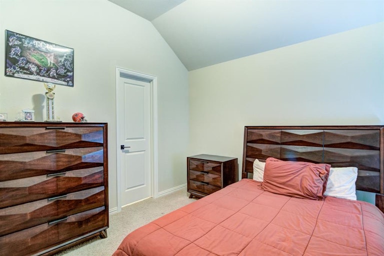 Photo 26 of 36 - 7346 Ridgepoint Dr, Irving, TX 75063