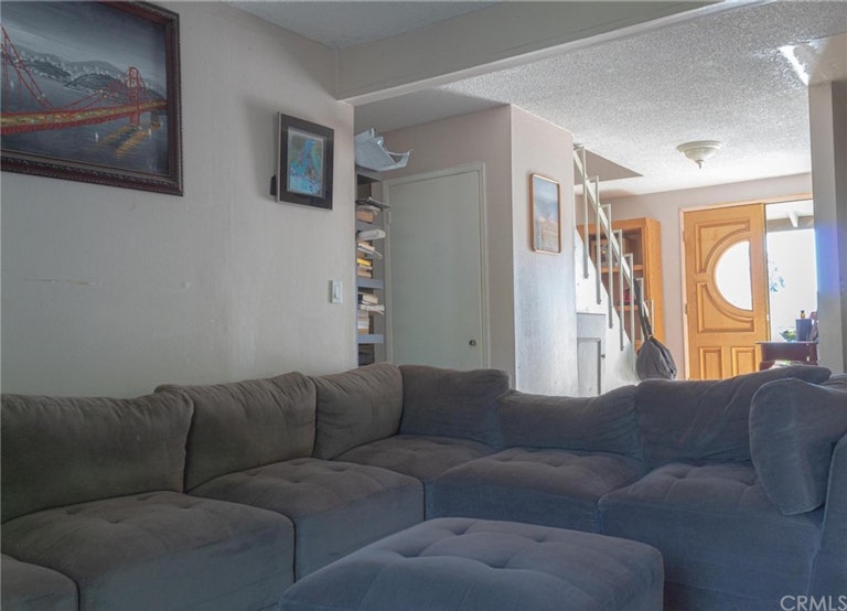 Photo 2 of 16 - 1128 W Benbow St, Covina, CA 91722