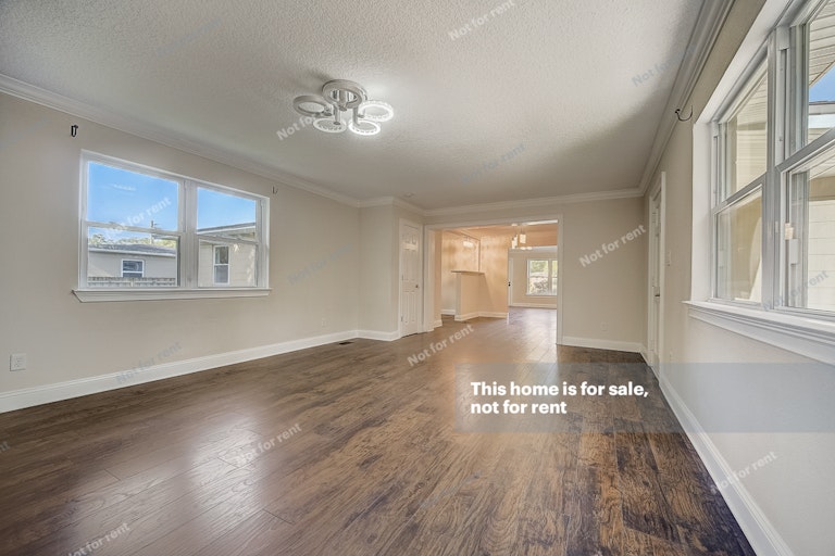 Photo 16 of 29 - 2845 Holly Point Dr, Jacksonville, FL 32277