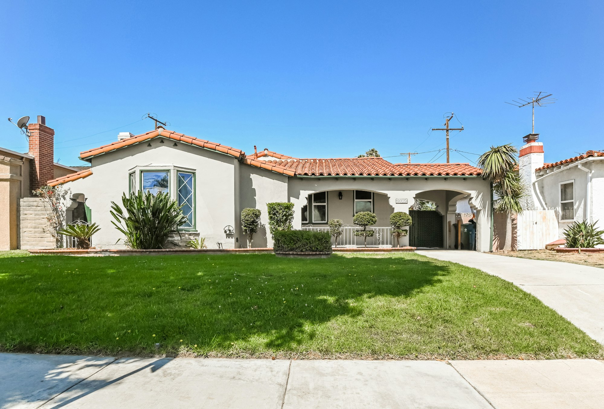 Photo 1 of 27 - 8015 S 8th Ave, Inglewood, CA 90305
