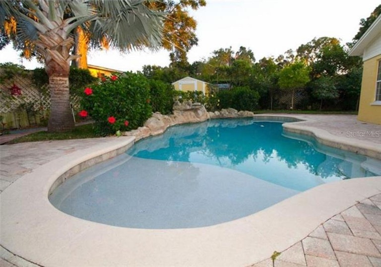 Photo 4 of 25 - 420 Pawnee Trl, Maitland, FL 32751