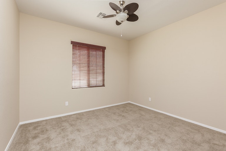Photo 11 of 25 - 5613 W Kowalsky Ln, Phoenix, AZ 85339
