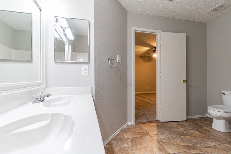 Photo 27 of 34 - 7813 Shoal Bnd, Denton, TX 76210