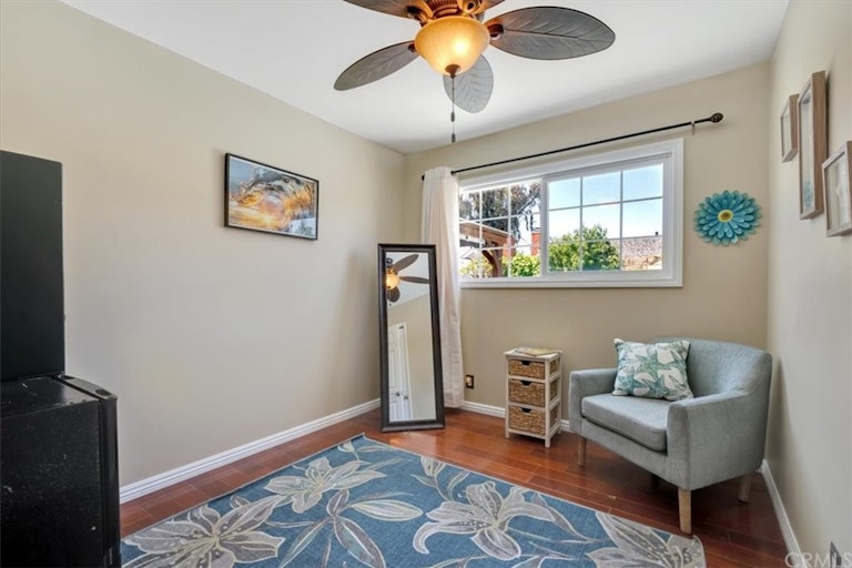 Photo 16 of 28 - 8301 Friesland Dr, Huntington Beach, CA 92647