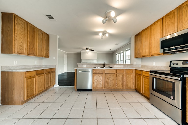 Photo 2 of 34 - 3602 Hawthorne Trl, Rockwall, TX 75032