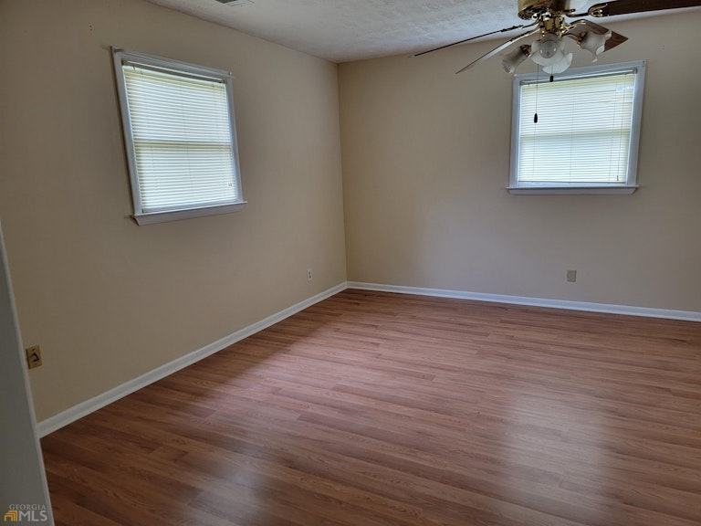 Photo 6 of 20 - 1028 Mountain View Rd NW, Conyers, GA 30012