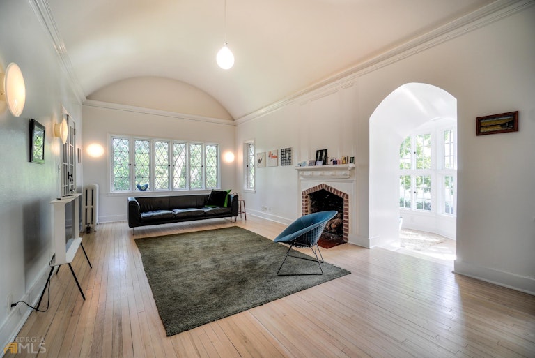 Photo 10 of 59 - 898 Briarcliff Rd NE, Atlanta, GA 30306
