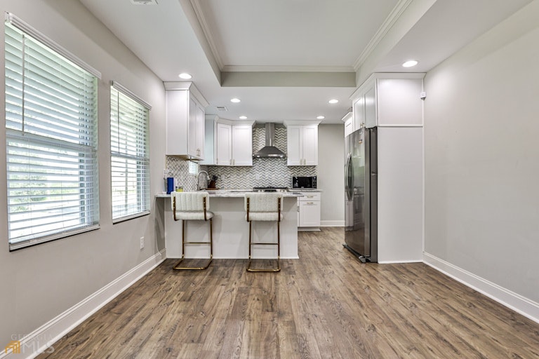 Photo 7 of 21 - 1963 Headland Dr, Atlanta, GA 30344