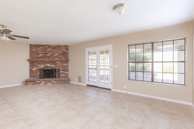Photo 7 of 25 - 12929 N 74th Ln, Peoria, AZ 85381