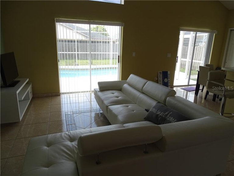 Photo 4 of 20 - 2212 Wyndam Way, Kissimmee, FL 34743