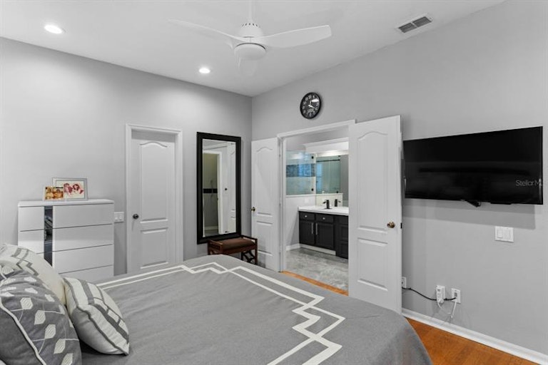 Photo 17 of 44 - 9313 Hunters Park Way, Tampa, FL 33647