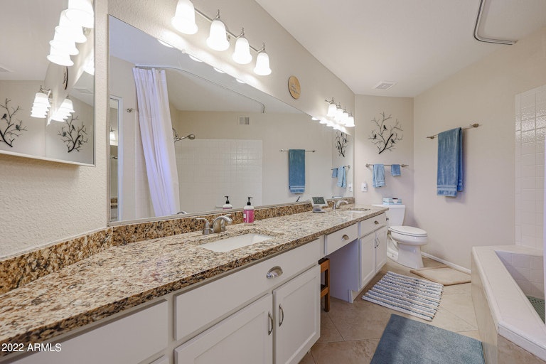 Photo 32 of 38 - 5207 E Half Moon Dr, Phoenix, AZ 85044