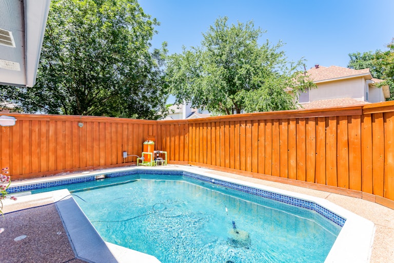 Photo 5 of 29 - 720 Ridgemont Dr, Allen, TX 75002