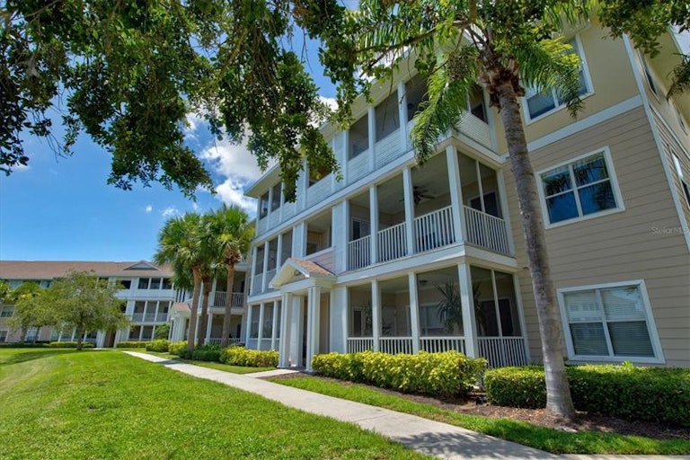 Photo 3 of 58 - 4802 51st St W #518, Bradenton, FL 34210