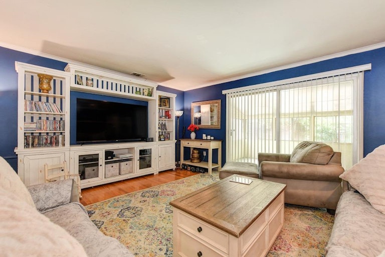 Photo 10 of 26 - 10664 Chardonay Dr, Rancho Cordova, CA 95670