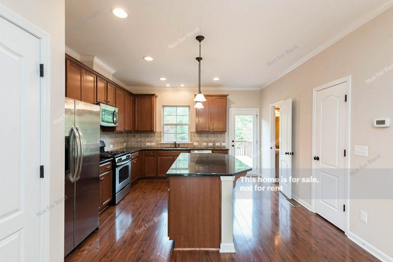 Photo 2 of 19 - 134 S Camellia St, Chapel Hill, NC 27516