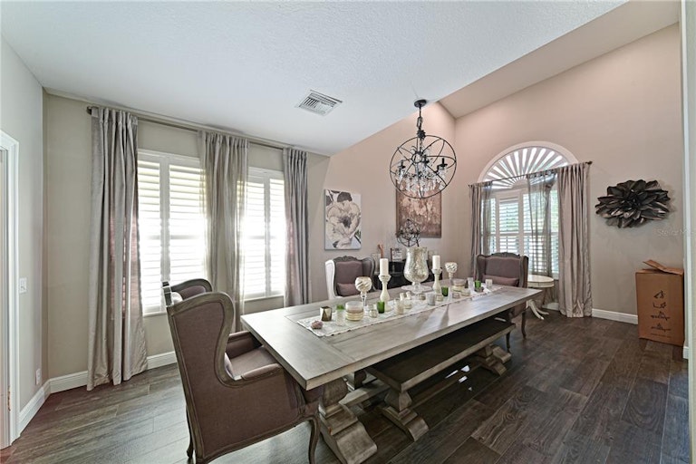 Photo 15 of 51 - 304 9th Ave E, Palmetto, FL 34221