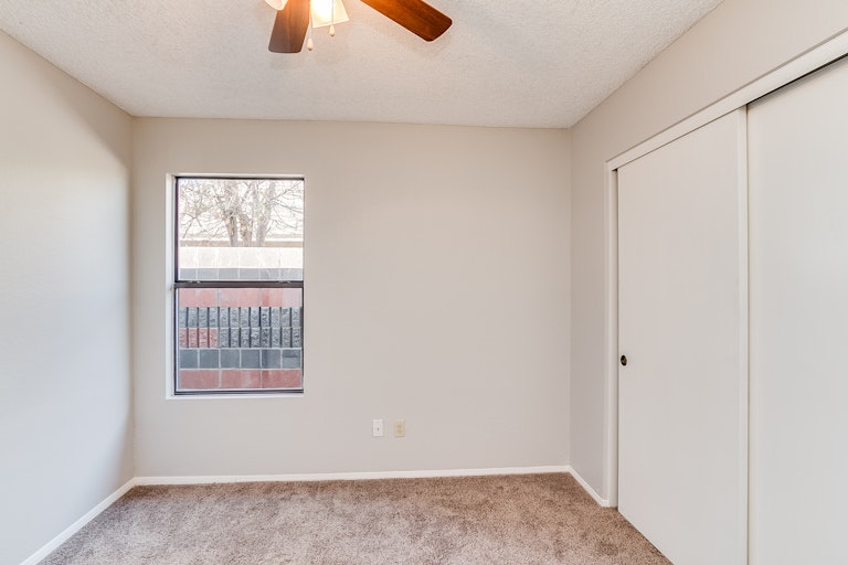 Photo 15 of 24 - 6443 W Delmonico Ln, Glendale, AZ 85302