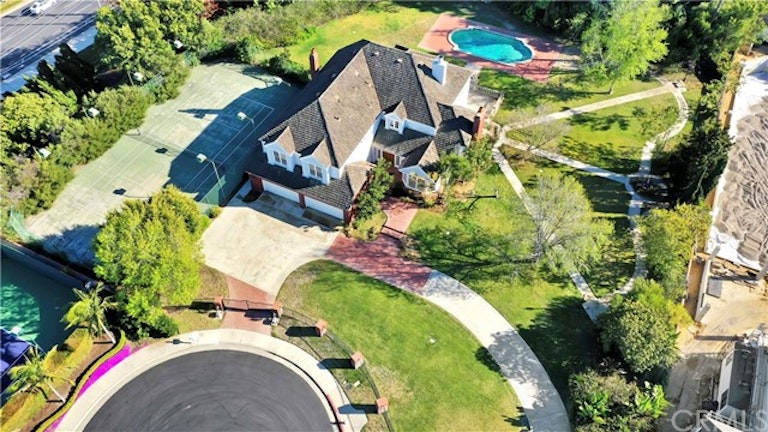 Photo 1 of 35 - 9 Leesbury Ct, Newport Beach, CA 92660