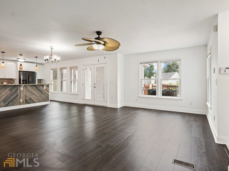 Photo 15 of 44 - 3732 Lockerbie Ln, Powder Springs, GA 30127