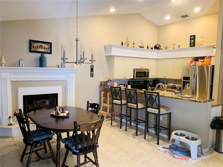 Photo 8 of 34 - 7318 52nd Dr E, Bradenton, FL 34203