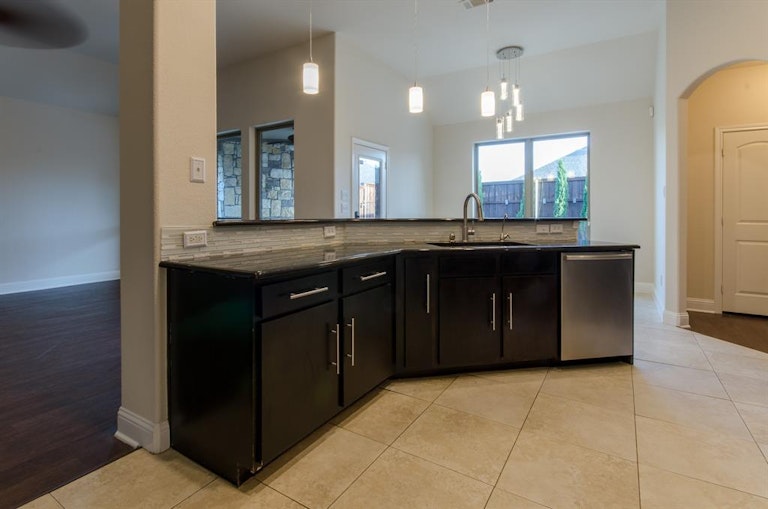 Photo 17 of 33 - 3058 Lakefield Dr, Little Elm, TX 75068