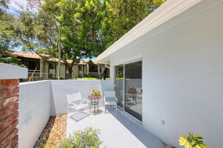 Photo 2 of 39 - 1614 Berwick Ct Unit C, Palm Harbor, FL 34684
