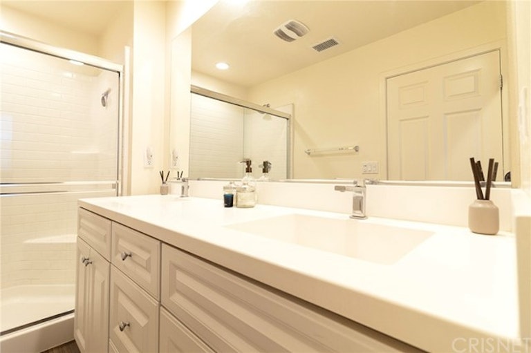 Photo 21 of 35 - 13412 N Manzanillo Ln, Sylmar, CA 91342