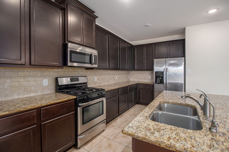 Photo 4 of 17 - 23726 San Barria Dr, Katy, TX 77493