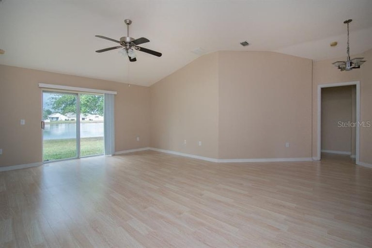 Photo 7 of 25 - 31023 Baclan Dr, Wesley Chapel, FL 33545