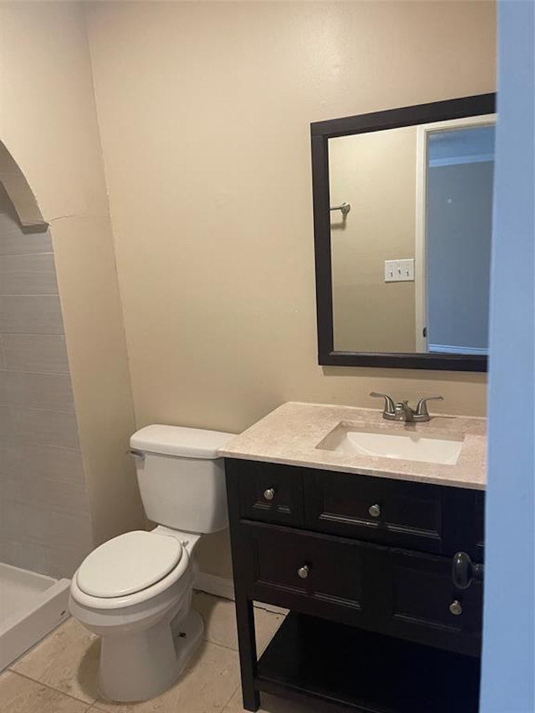 Photo 17 of 26 - 5665 Tyler St, The Colony, TX 75056