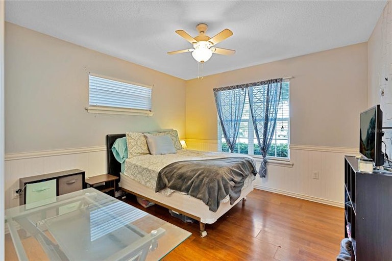 Photo 11 of 21 - 1563 Dess Dr, Orlando, FL 32818