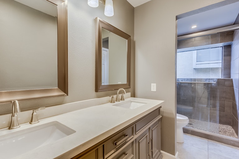 Photo 8 of 13 - 9562 Cloverdale, San Antonio, TX 78250