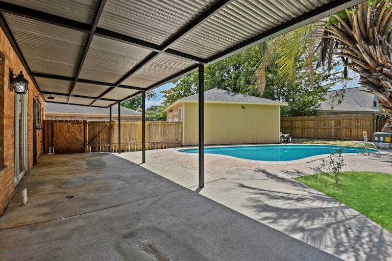 Photo 35 of 36 - 214 Andorra Ln, Houston, TX 77015