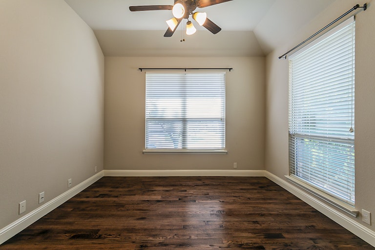 Photo 11 of 27 - 902 Calder Ct, Anna, TX 75409