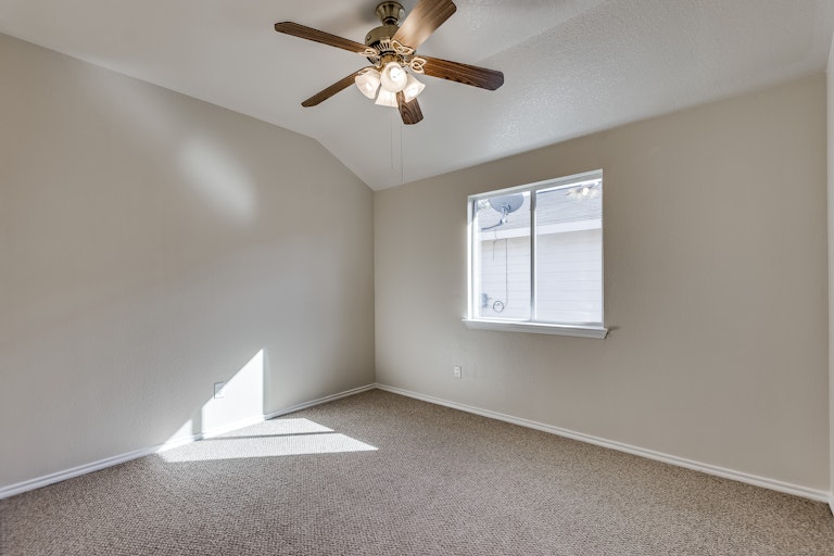 Photo 16 of 20 - 814 Sycamore St, Anna, TX 75409