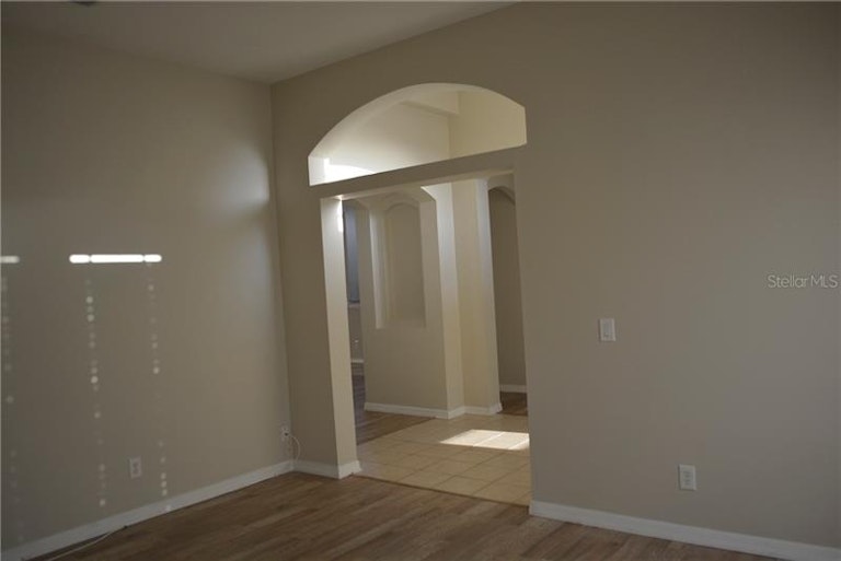 Photo 3 of 19 - 18155 Heron Walk Dr, Tampa, FL 33647