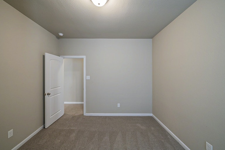 Photo 24 of 32 - 12426 Alora Bluff Trl, Humble, TX 77346