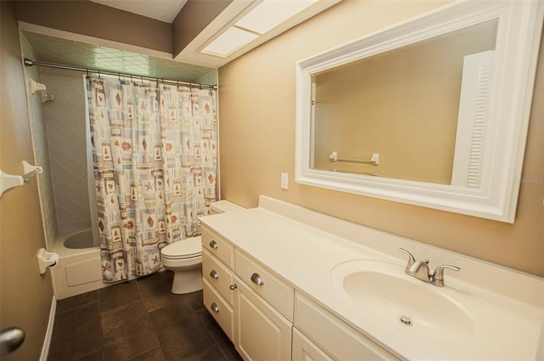 Photo 30 of 56 - 37120 Foxrun Pl, Zephyrhills, FL 33542