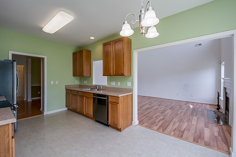Photo 4 of 22 - 1110 Sweet Gale Dr, Durham, NC 27704