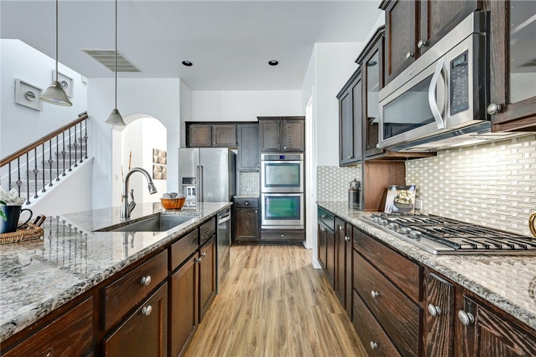 Photo 9 of 31 - 1008 Winding Way Dr, Georgetown, TX 78628
