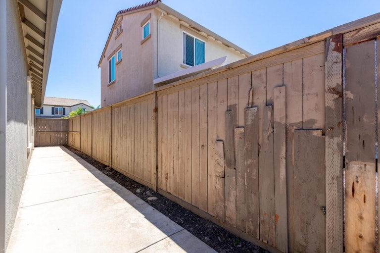 Photo 30 of 51 - 7553 Chappelle Way, Elk Grove, CA 95757