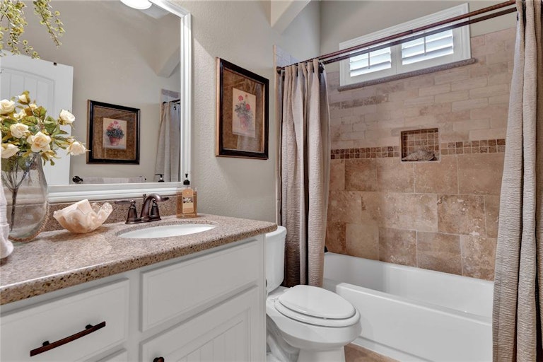 Photo 27 of 38 - 8702 Malardcrest Dr, Humble, TX 77346