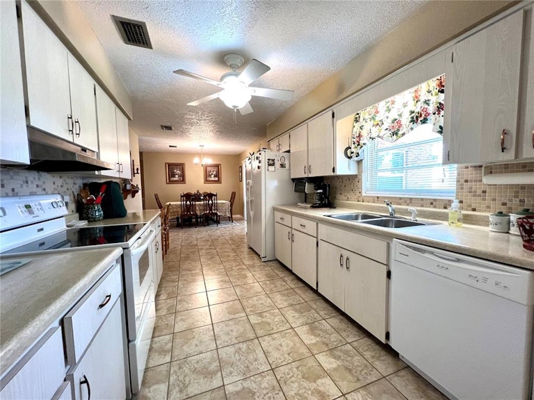 Photo 13 of 48 - 1519 S Lake Shipp Dr, Winter Haven, FL 33880