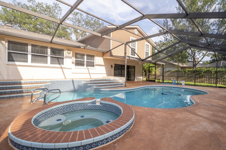 Photo 35 of 37 - 3909 Rosedale Dr, Brandon, FL 33511