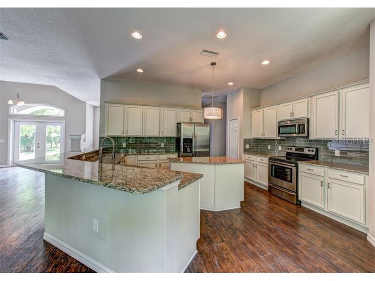 Photo 11 of 25 - 5820 Denison Dr, Venice, FL 34293