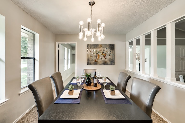 Photo 10 of 26 - 2805 Teakwood Ln, Plano, TX 75075