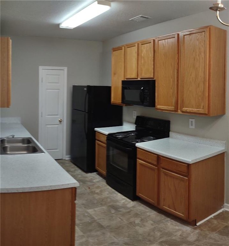 Photo 1 of 8 - 194 Brookview Dr, Riverdale, GA 30274