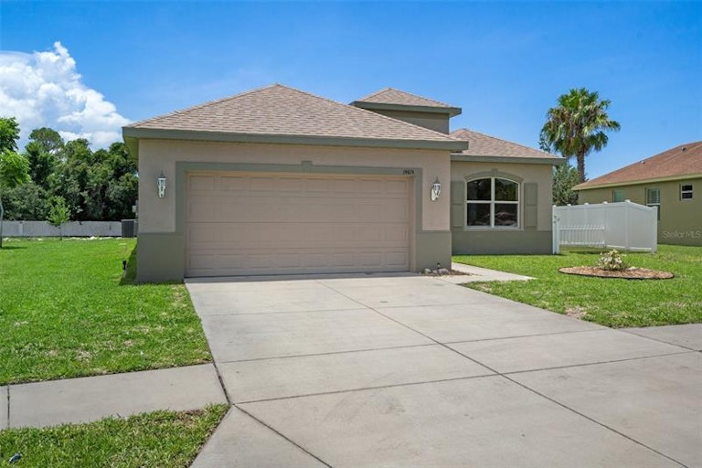 Photo 2 of 53 - 14424 Balloch Dr, Hudson, FL 34667