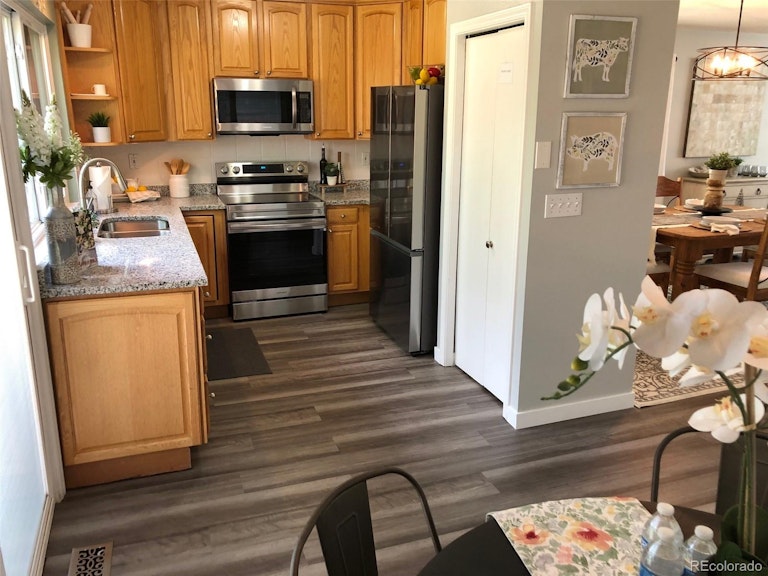 Photo 4 of 29 - 6096 S Kingston Cir, Englewood, CO 80111